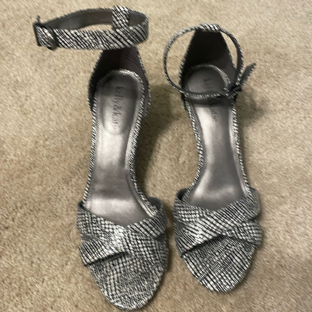 Kelly & Katie pumps